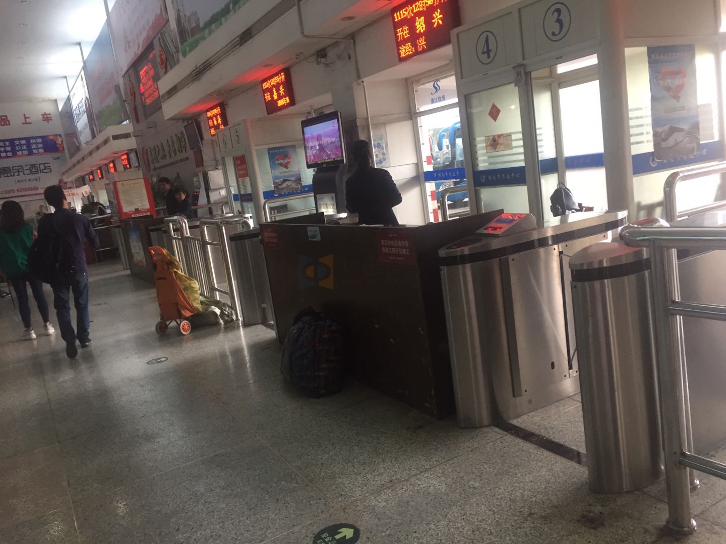 江蘇鎮江客運站翼閘檢票系統
